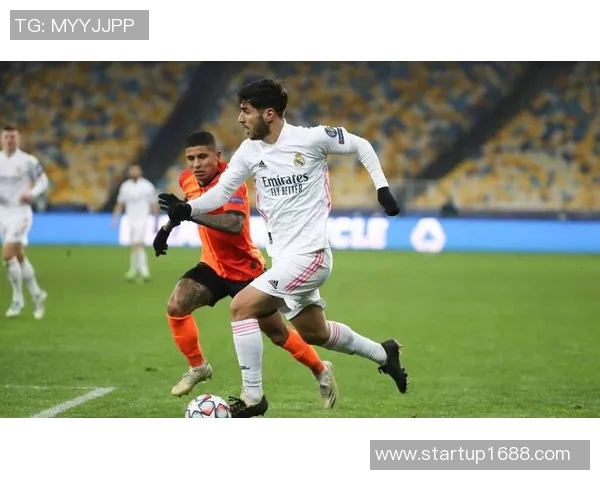 斯特拉斯堡队迎战摩纳哥强强对决引发球迷热议与期待 斯特拉斯堡队迎战摩纳哥强强对决引发球迷热议与期待